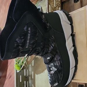 HOBIBEAR Boys Snow Boots Waterproof Outdoor  Size 6